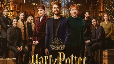 Los ex alumnos de Hogwarts se reúnen en el afiche del especial de "Harry Potter"