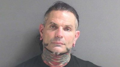 AEW borra a Jeff Hardy tras ser nuevamente arrestado en estado de ebriedad