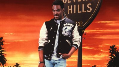 Eddie Murphy luce su famosa chaqueta en el rodaje de "Beverly Hills Cop 4"
