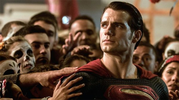 "Hay un futuro brillante por delante": Henry Cavill y su regreso como "Superman"