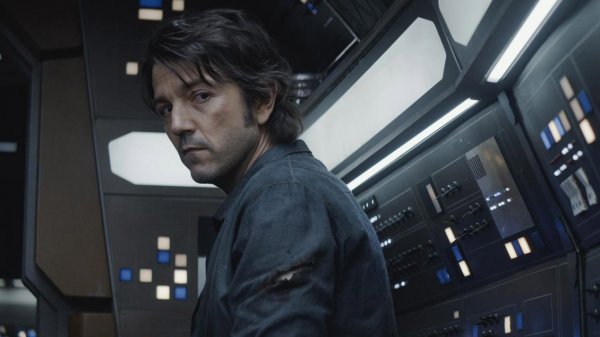 Star Wars: Diego Luna despide la primera temporada de "Andor"