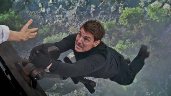 Ethan Hunt al límite en el tráiler final de Misión Imposible 7