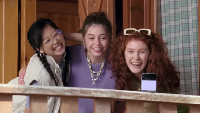Samsung vuelve a atacar a iPhone en gracioso comercial