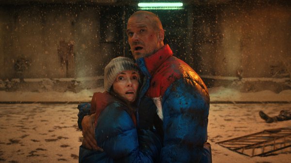 Conozcan a los jóvenes "Hopper" y "Joyce" en "Stranger Things"