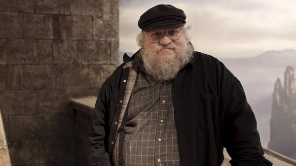 George R.R. Martin encabeza demanda de autores contra OpenAI