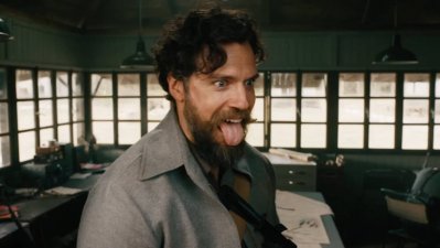 Henry Cavill extermina nazis en lo nuevo de Guy Ritchie