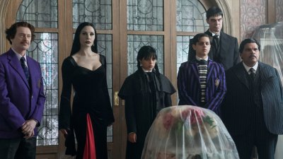 Merlina regresa a "la escena del crimen" en este nuevo tráiler
