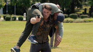 [Recap] Peacemaker | Temporada 2 - Episodio 5: Vamos a traer a Chris de vuelta