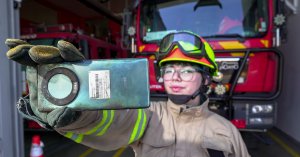 HONOR Magic5 Lite sobrevive a un incendio forestal y sigue funcionando