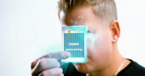 HONOR sorprende con una batería tan fina como una carta para sus próximos plegables