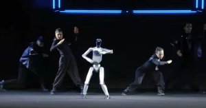 Y posee IA evolutiva.