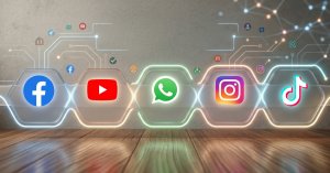 Emiratos Árabes Unidos establece los 15 años como edad mínima para redes sociales
