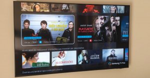 Probamos Samsung TV Plus: El potente streaming gratuito que incomprensiblemente sigue ignorando a Chile