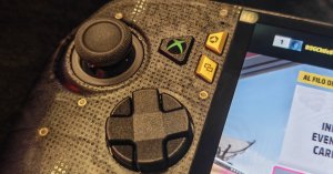 Transparente, dorada y edición limitada: así es la nueva ROG Xbox Ally X20 que aterriza en Chile
